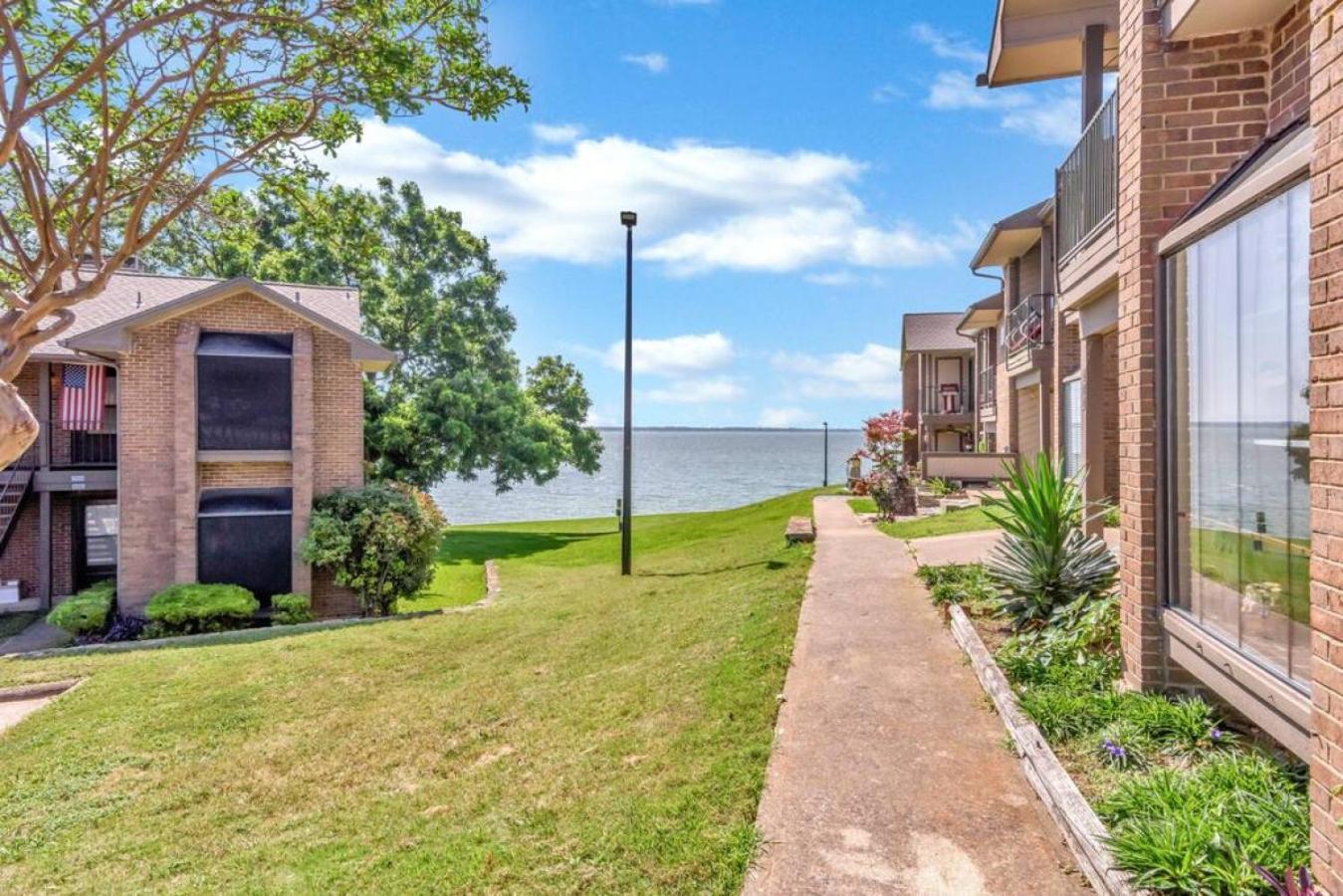 Modern Designed, Lakefront Home In Garland Exterior photo